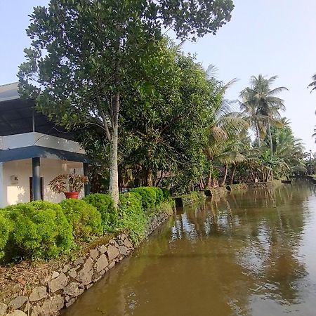 Valentine'S Rice Bowl Home Stay Alappuzha Exterior foto